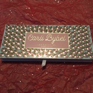 Carli Bybel ABH eyeshadow palette